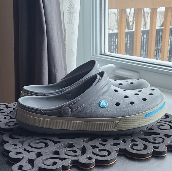 CROCS Other - Crocs clogs unisex